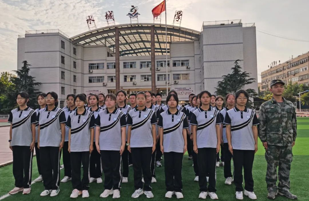 山东省高中校服颜值大比拼，你最喜欢哪所学校的校服呢